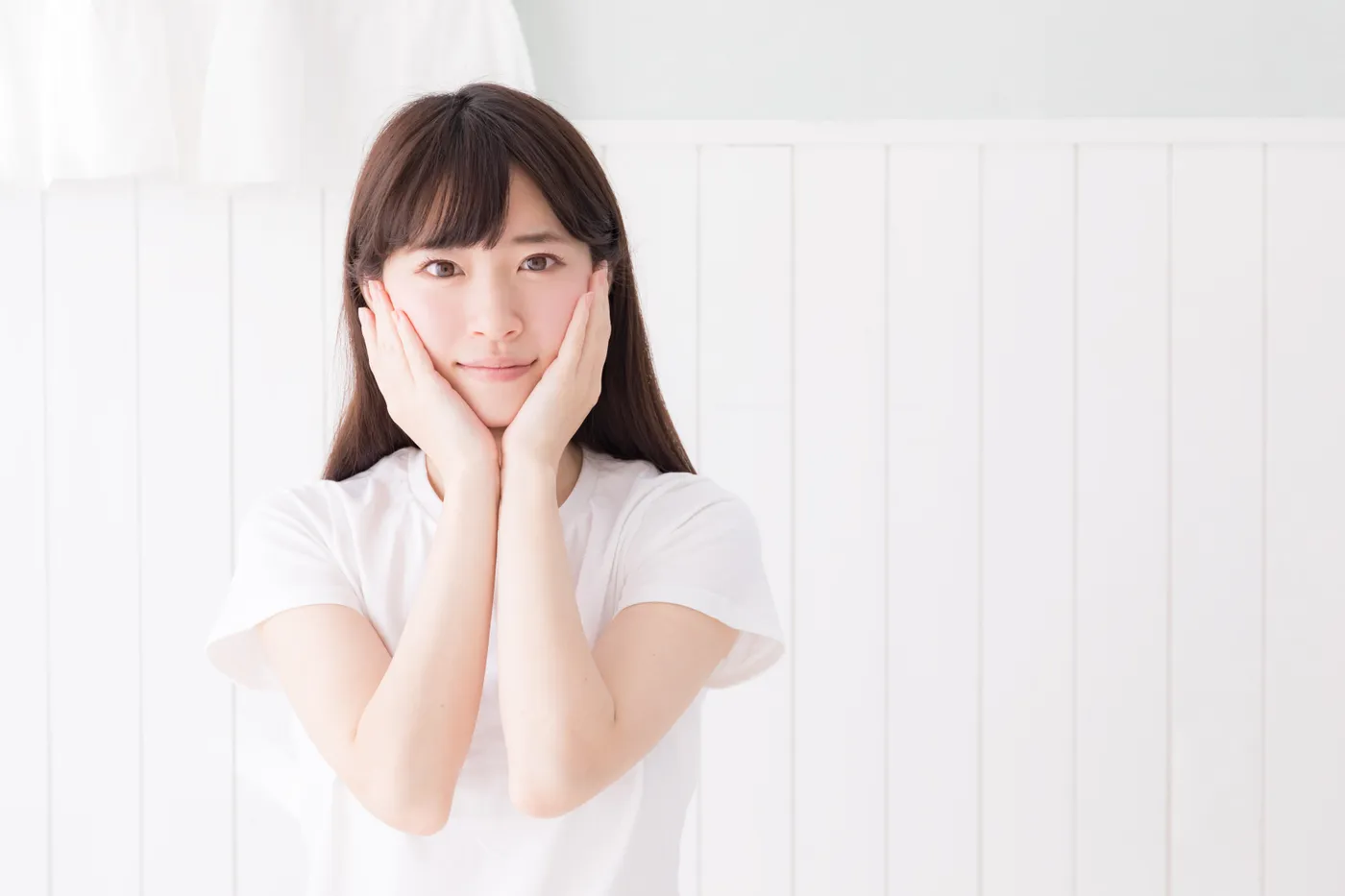 精華液用法大公開（圖片來源：pakutaso）